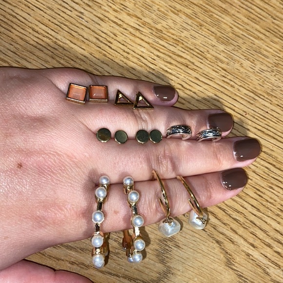 7 Pack Assorted Earrings 💎 - Picture 1 of 3